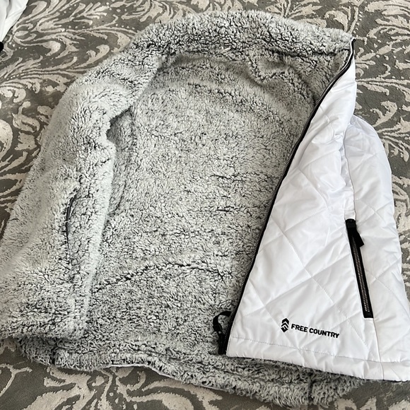Free Country soft Sherpa lined vest - Picture 3 of 4